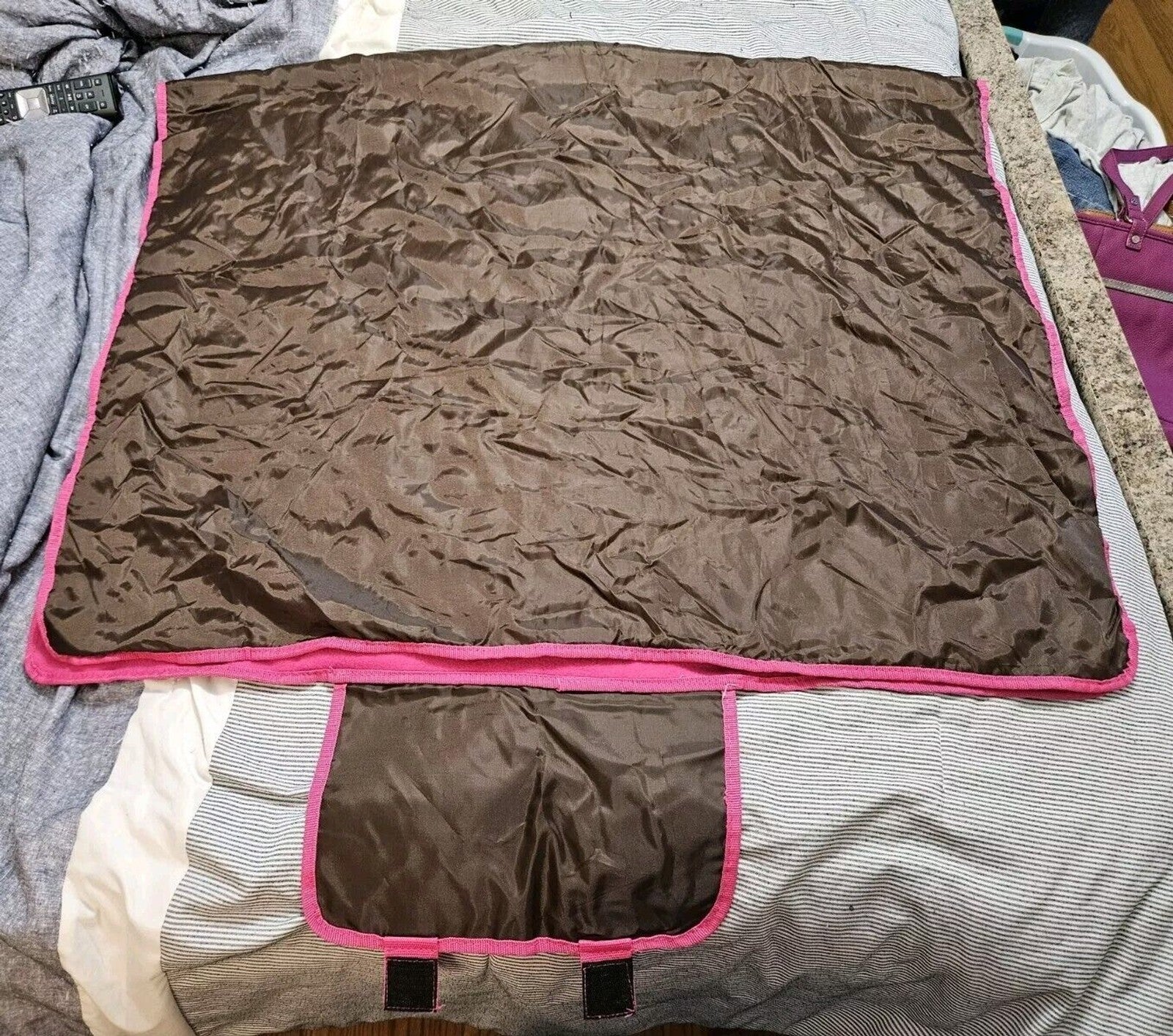 Thirty-One Circle Spirals Nylon & Fleece Around Town Blanket Roll-Up Very Nice!