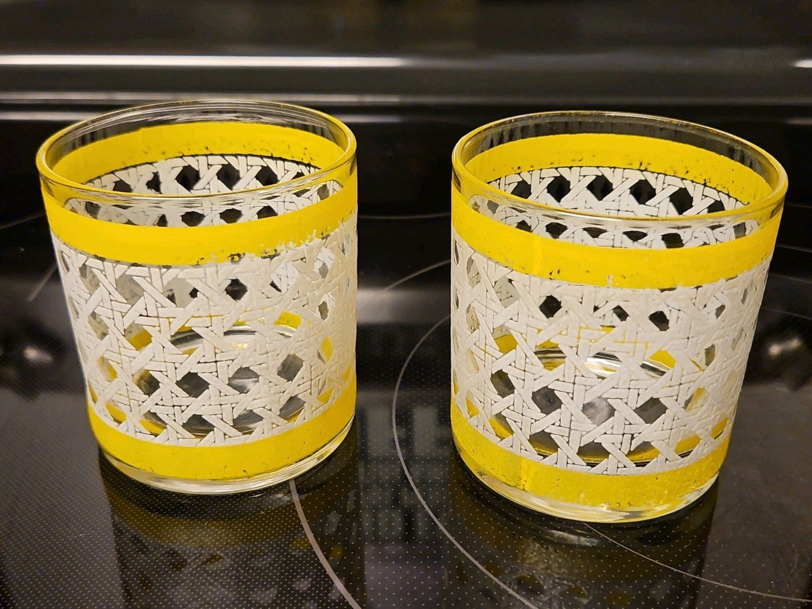Set Of 4 Vintage MCM Lowball Rocks Glasses Yellow & White Hexagon Weave