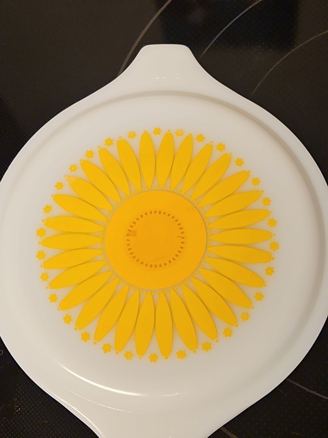 Vintage Pyrex 20-C10 White Milk Glass Sunflower Lid Only